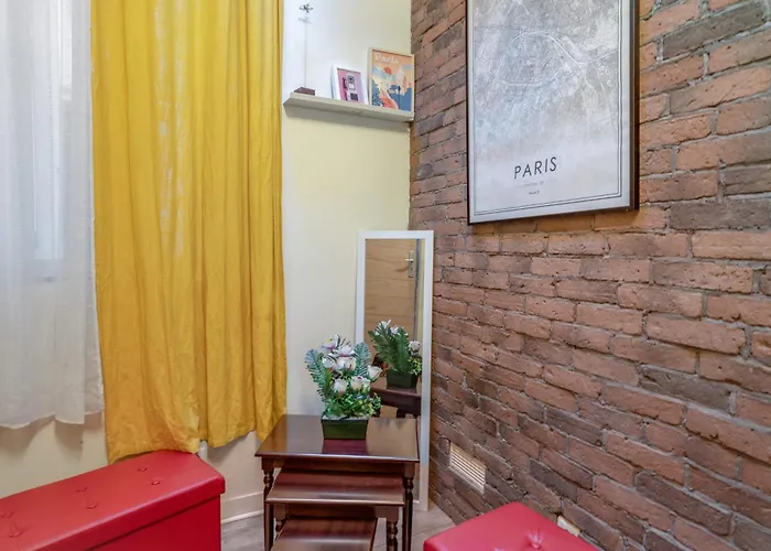 Charming Industrial-Style Studio Just Nearby Montmartre In Paris - Welkeys