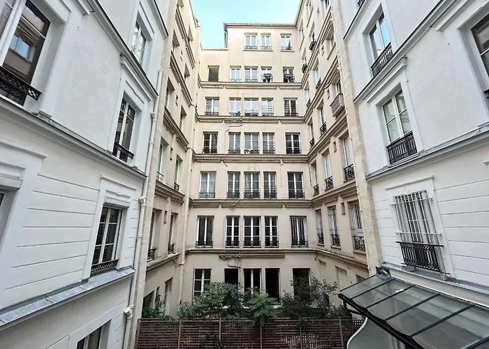 Studio Tournelles 75003 Paris Center
