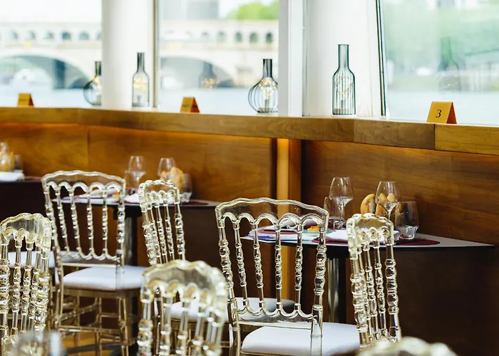VIP Paris Yacht Hôtel