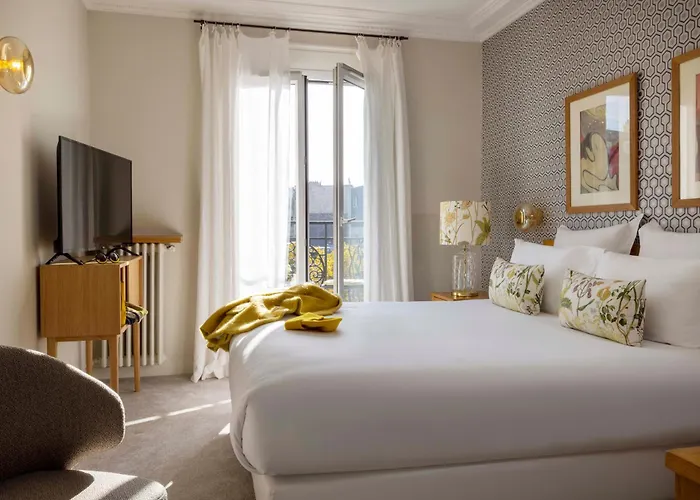 Hotel De Banville