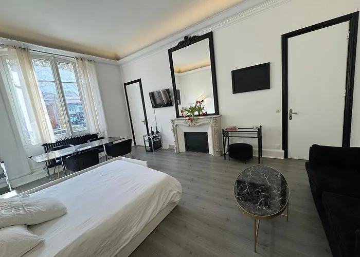 Luxe Apartment Champs Elysees & Trocadero