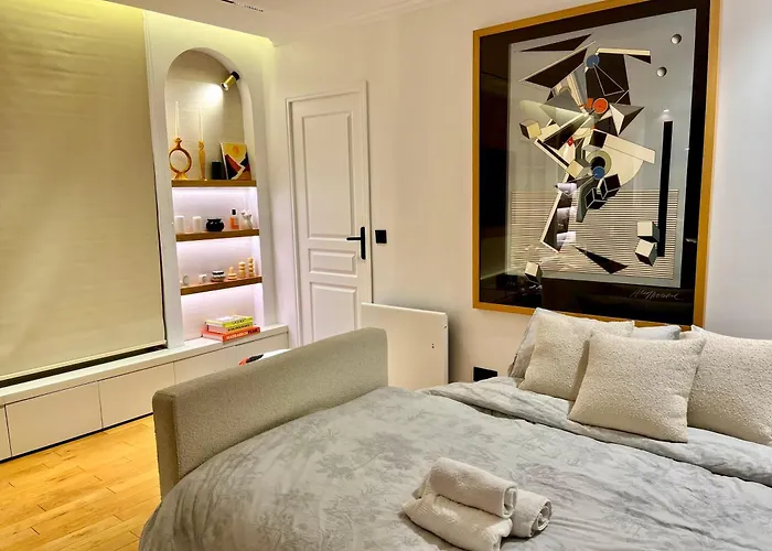 Elegant Central Flat In Paris, Near Saint Germain