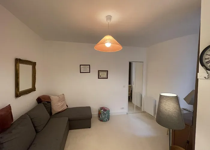 Quiet And Charming 30 M Apartment
