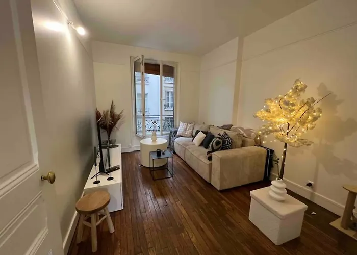 Cosy Haussmannien Appartement
