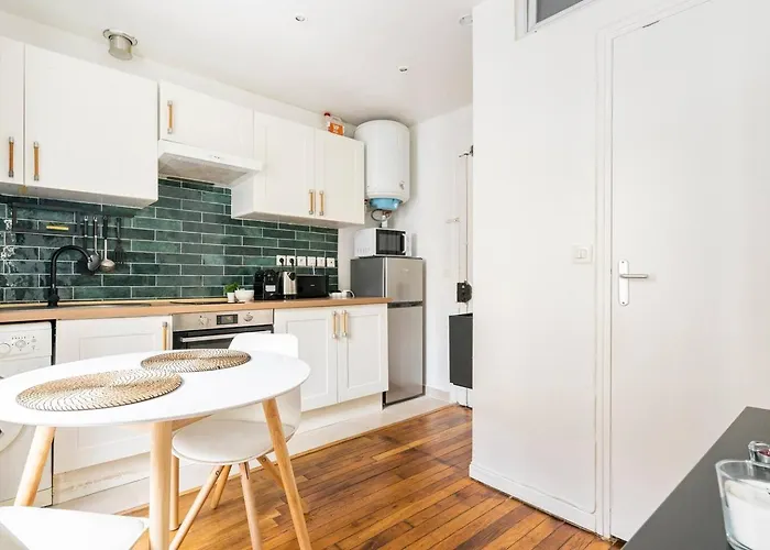 Cocoon In The Heart Of Batignolles | By Airnest