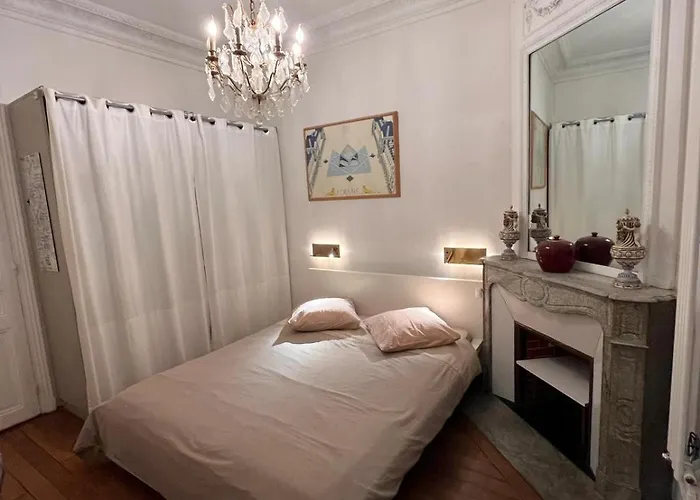Grande Chambre Privee Sur Jardin Arbore