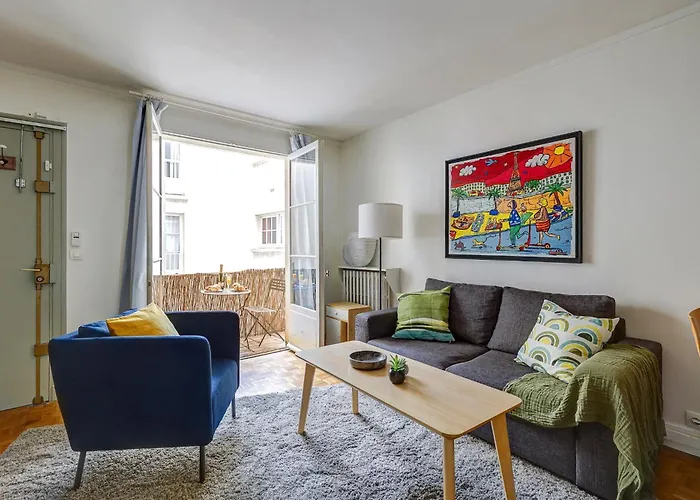 Notre Dame & La Seine With Balcony - Cityapartmentstay