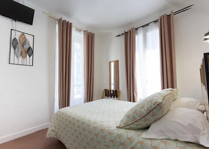 Ideal Hotel