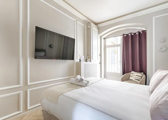Luxury And Design Studio Invalides