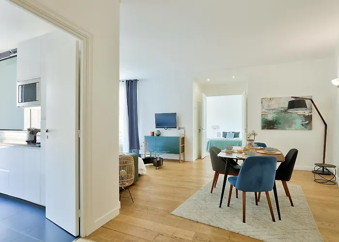 Splendid Apartment In The Heart Of The Chic 16Th