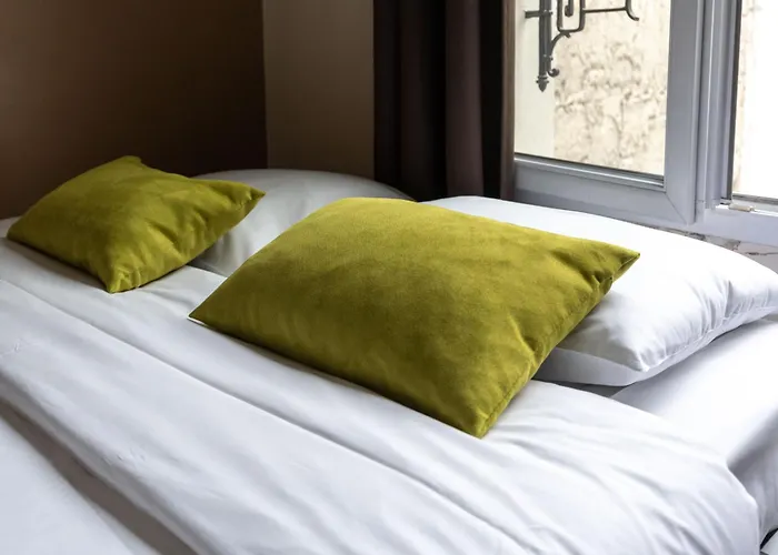 Pied-A-Terre Near Bastille & Voltaire Paris 11Th