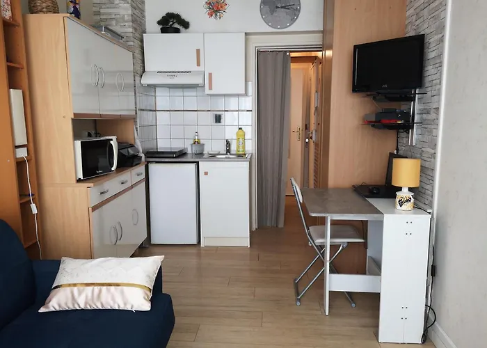 Studette Meublee, Ranelagh Paris 16E