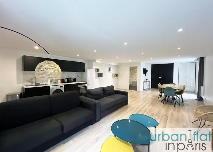 Urban Flat 182 - Spacious 4 Bedroom Flat In Paris