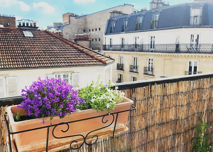 Warm Bright Apartment In Paris 14Th District