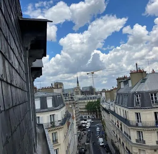 Central Paris Charming Flat