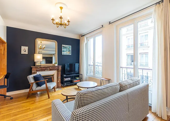 Guestready - Bright Apartment In The 19Th