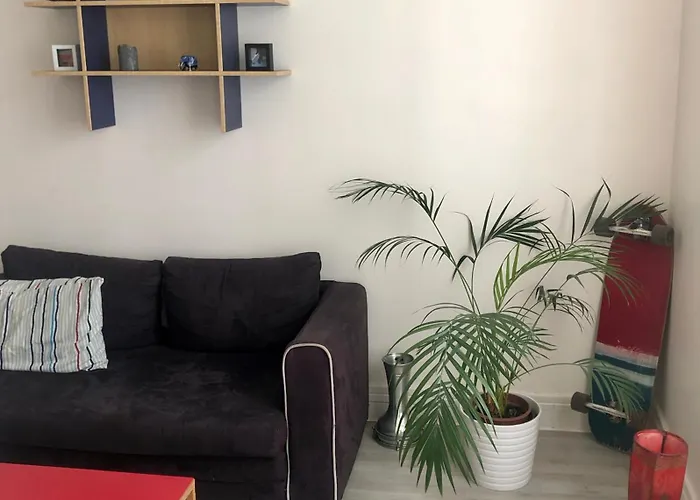 Cute And Quiet Appartment In Montmartre