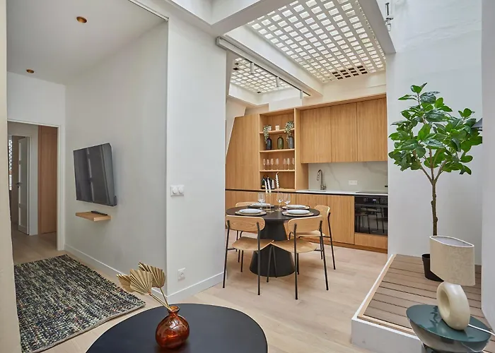 Apartment Le Marais Centre De Paris By Studio Prestige