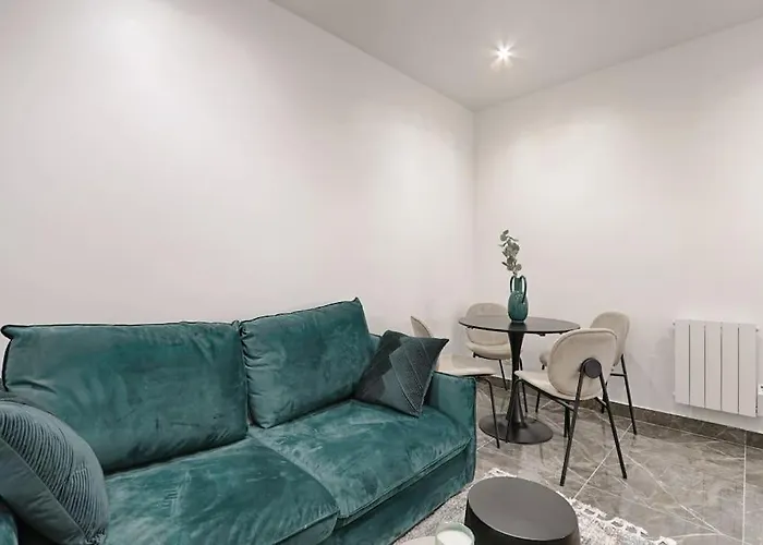 Buttes Chaumont Charming Apartment 4P