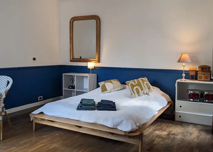 Chambres D\'Hotes Calmes Sur Jardin Paris Batignolles