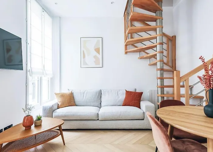 Urban Retreat Brand-New Duplex 2-Bedroom