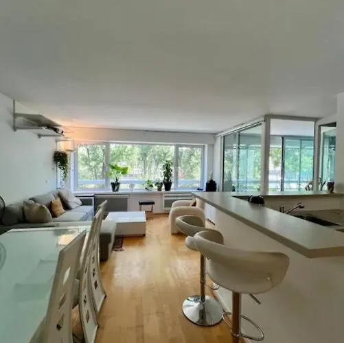 Somptueux Appartement, Vue Canal