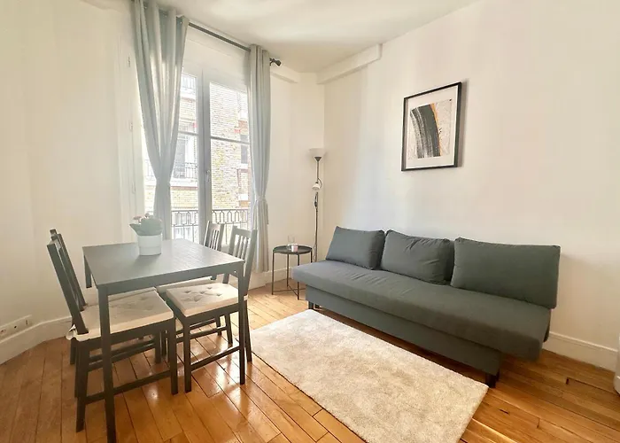 Spacious Flat Near Montparnasse Bausset 4Th