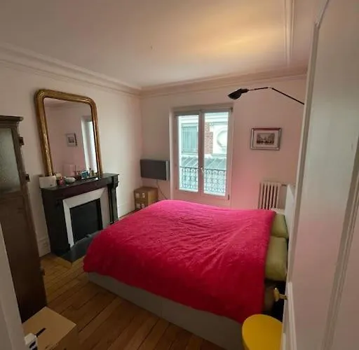 Charming And Bright Flat In A Very Convenient Area