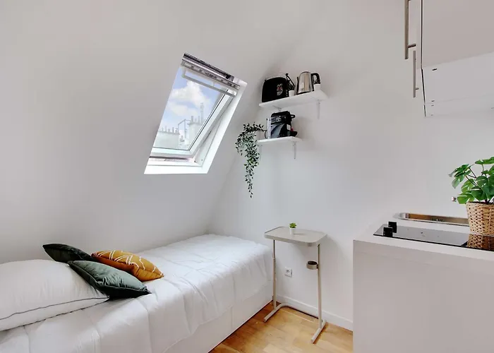 Bedroom 3 - Place Victor Hugo Trocadero - Bail Mobilite