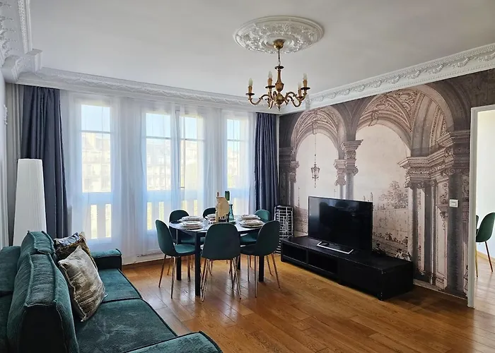 Grand Appt For 7P Center City