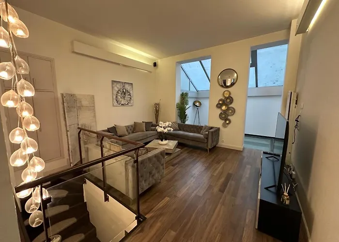 Les Champs Elysees-125M2 Modern And Spacious