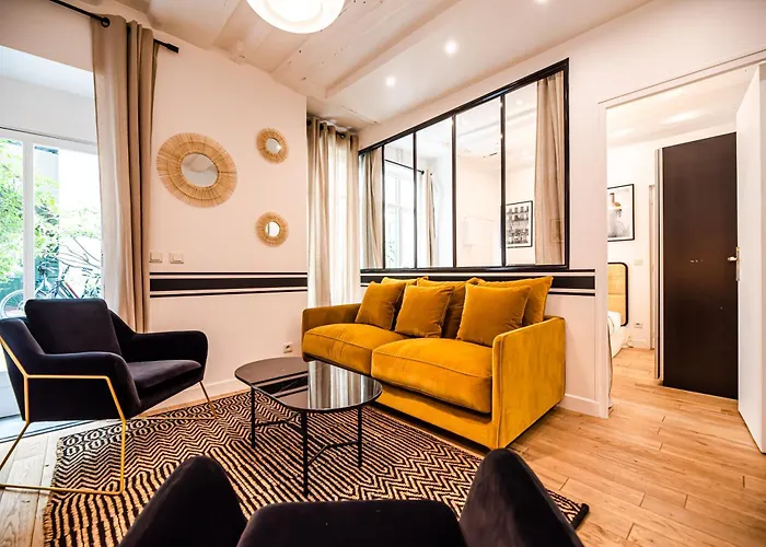 Cia - Bastille Coziness