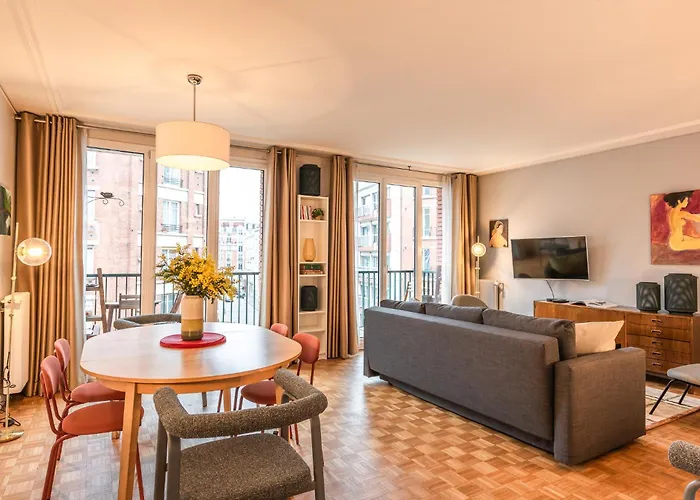 Luxury Flat For 6 People With Balcony - Near Metro