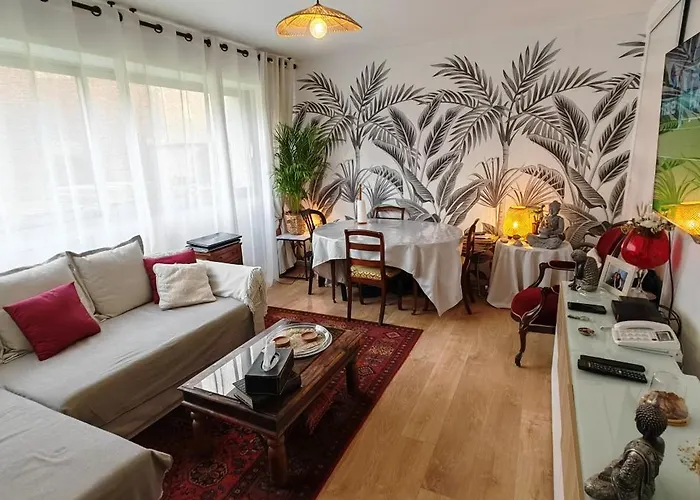 T2 Meuble 1 Er Etage Dans Un Quartier Calme A Paris 17