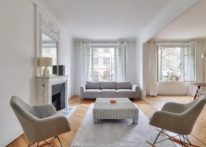 Stunning Flat Near Roland Garros Stadium