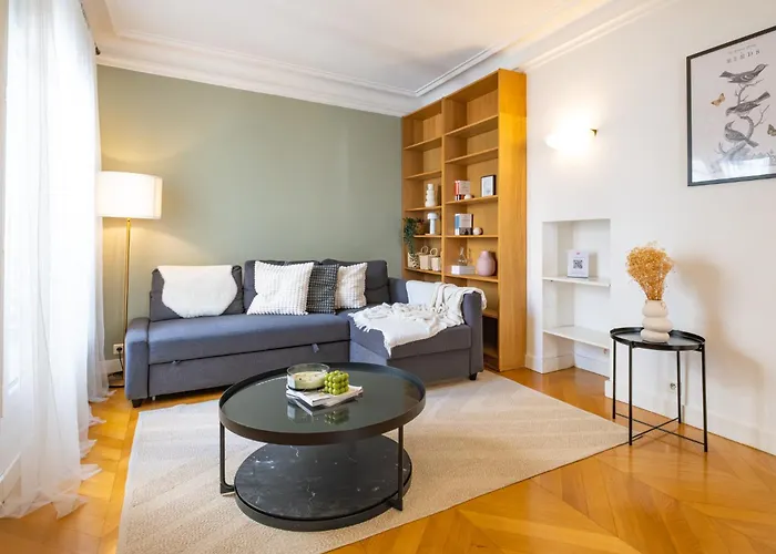 Spacious Apartment For 6 People