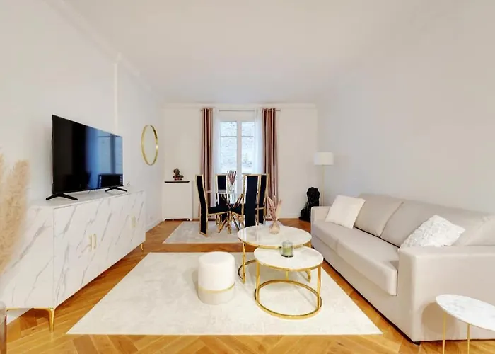 Luxury Montaigne