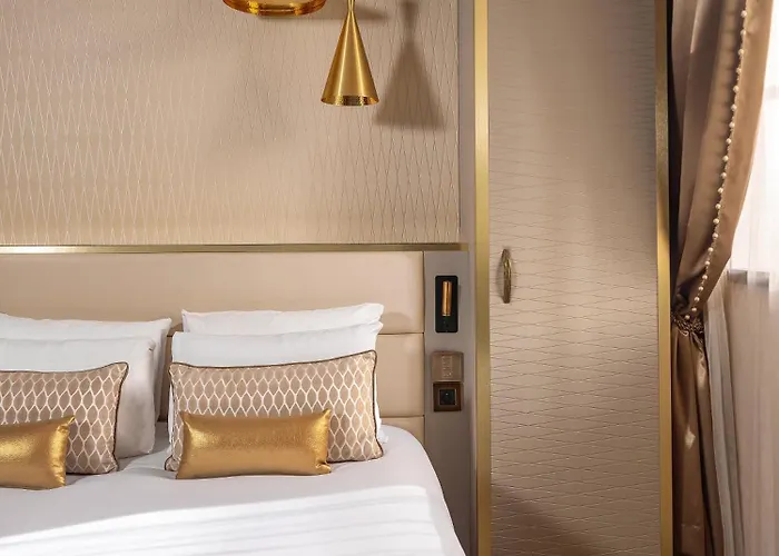 Niepce Paris Hôtel, Curio Collection by Hilton
