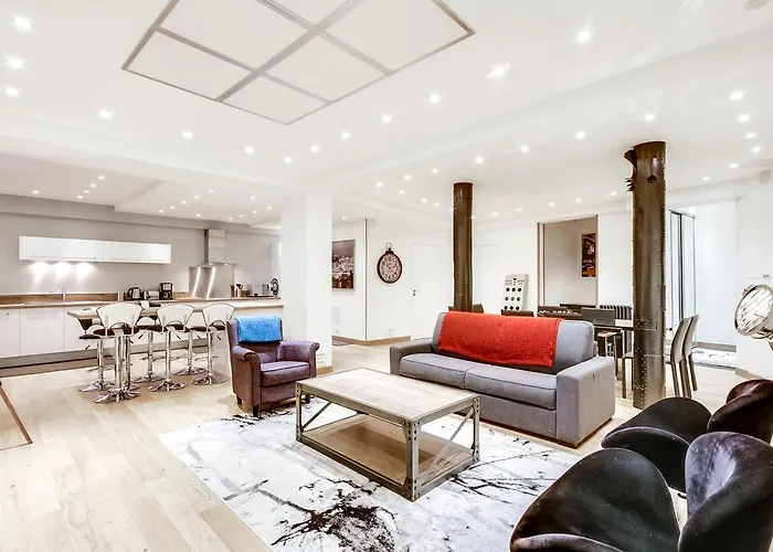 Just Renovated 138M2 On The Seine