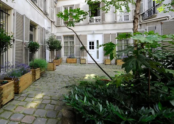 Helzear Montorgueil Suites