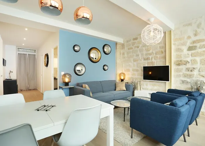 Residence Tour Eiffel By Studio Prestige