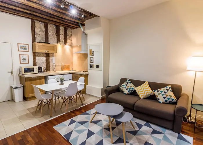 New Chic Flat : Le Marais - Place Des Vosges