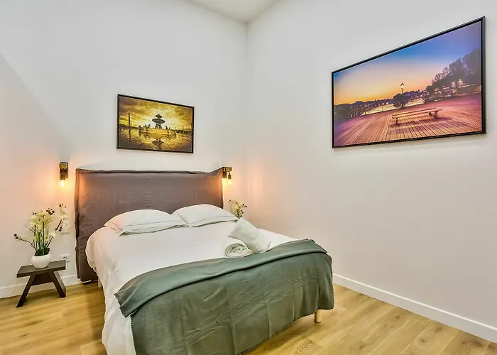 05 - Designed Parisian Flat