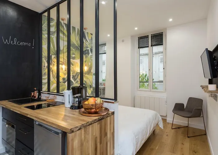 Studio D\'Architecte Au Pied De Tour Eiffel