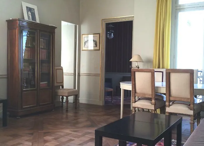 Louvre Vendome With Air Conditionning