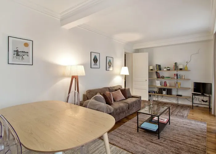 One-Bedroom Flat Close To Champs-Elysees And Eiffel Tower