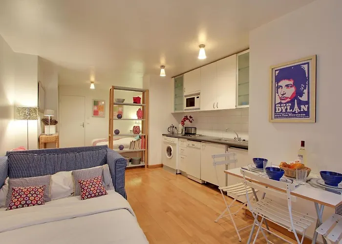 S09278 - Studio With Patio For 3 People, Grand Boulevards