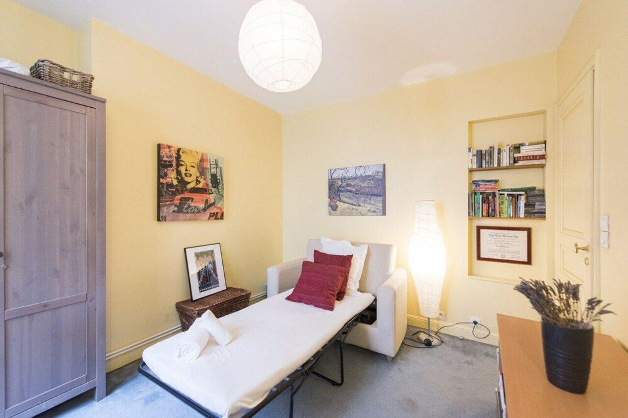 Comfortable Near Montmartre Apartment *