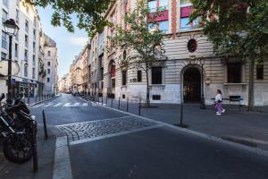 Quai Des Celestins - 252 - * Paris