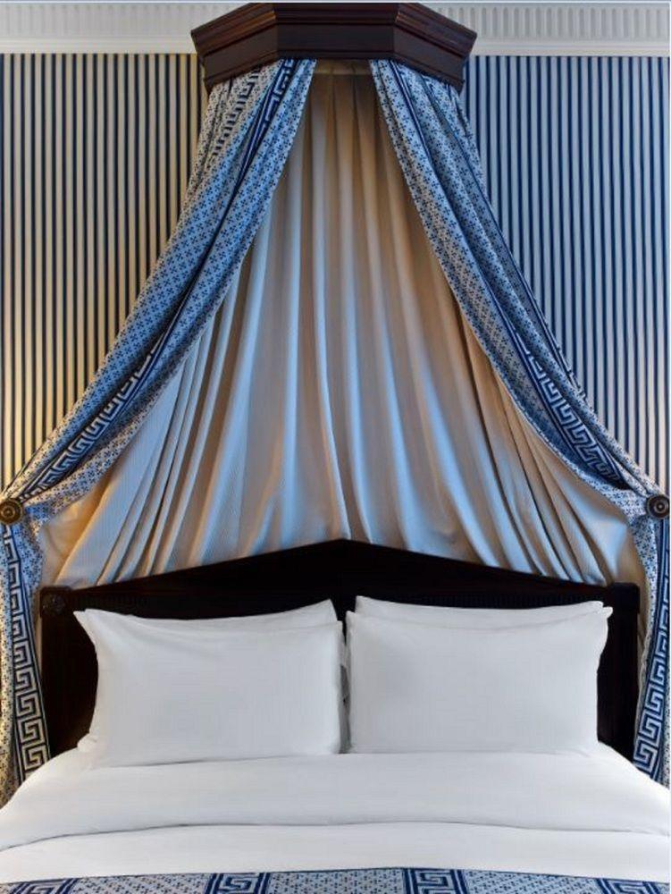 Hotel Le Dokhan's Arc De Triomphe, A Tribute Portfolio